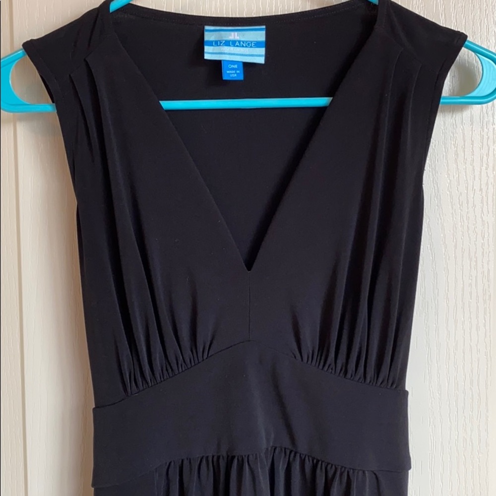 🎉HP🎉 Sleeveless Black Maternity Dress - Picture 3 of 7